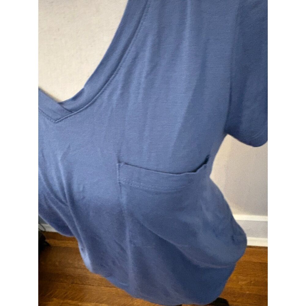 Cable & Gauge Women’s Small Blue V-Neck Short-Sleeve Pocket T-Shirt - Picture 2 of 4